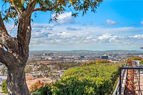 A home in Corona Del Mar