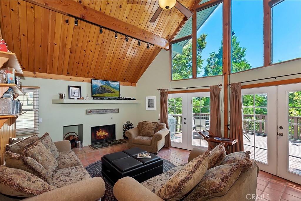 Photo 6 of 43 of 590 Pioneer Road house
