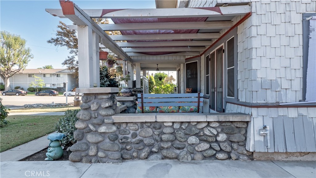 174 E Navilla Place