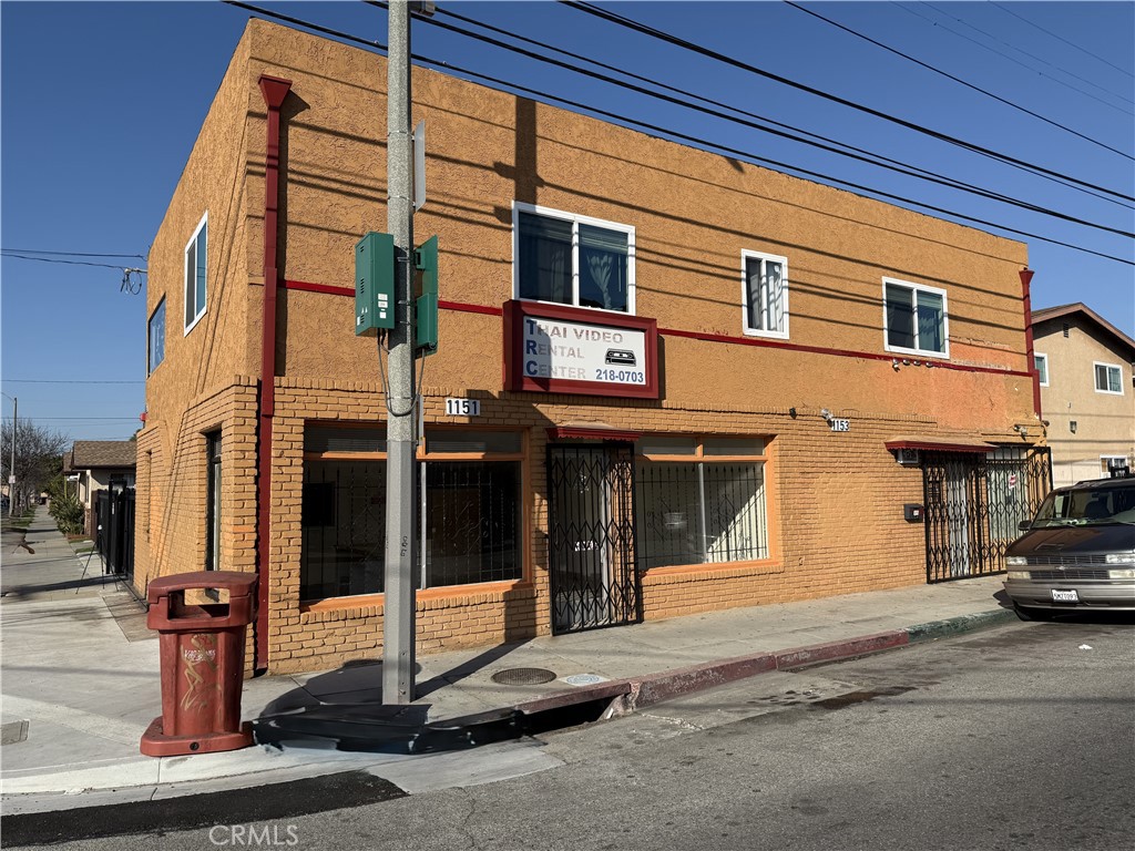 This is an opportunity to Lease an 800 Sq ft Store front unit in the Heart of Long Beach. Located in a high density residential area Centrally Located Between Downtown Long Beach East Village Arts District & Cambodia Town. This unit has plenty of street & foot traffic. Close proximity to St. Marys Hospital, Transportation, Restaurants & Shopping. Off street parking is available & gated. Use of a single car garage for parking or storage is available for an additional $200 per month. Be sure to check out the 360° Virtual Tour and call to schedule an appointment Today!