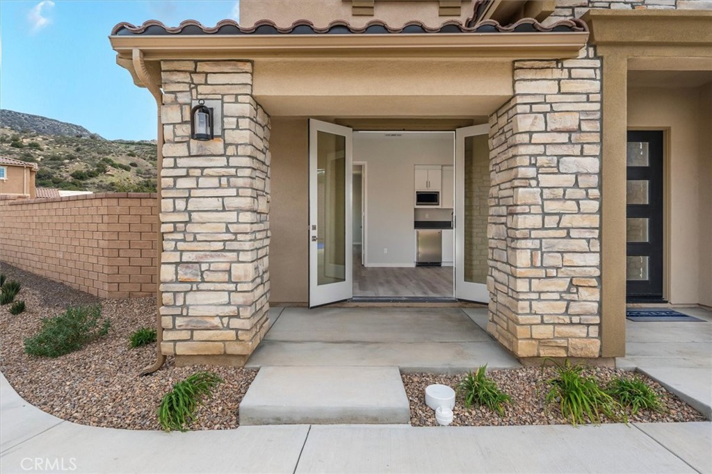 6512 Canyon Oaks Drive