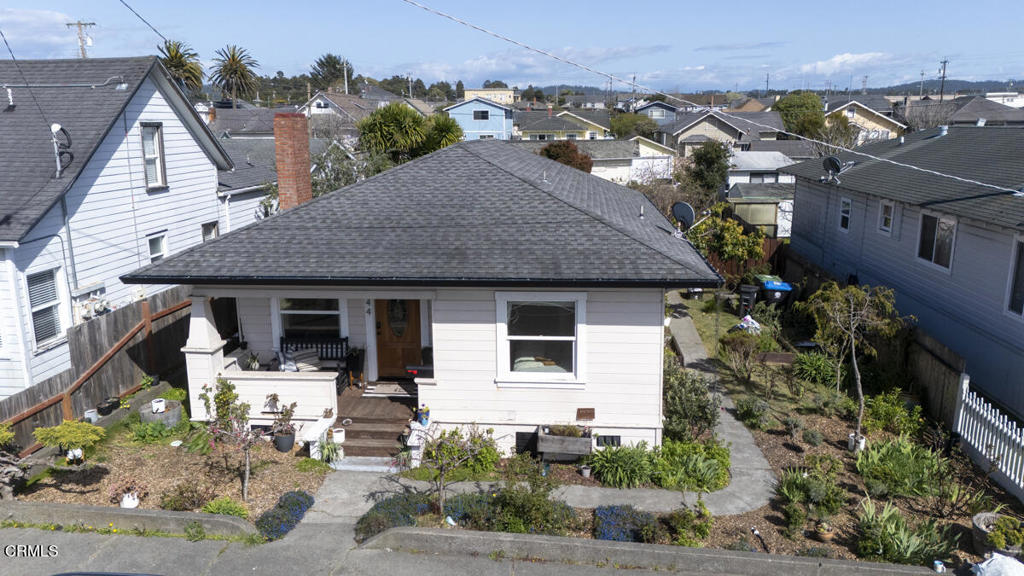 Discover this nicely remodeled home with bonus studio cottage. Three bed craftsman style main house features vintage wood floors, radiant floor heat, beautifully remodeled kitchen and bath with large tub. Detached studio cottage is 360 sq. ft. complete with kitchen, bath and alley access. Ideal as a guest house, multi generational living or income property. All within blocks of downtown shops and restaurants, schools and CV Starr swim center.
