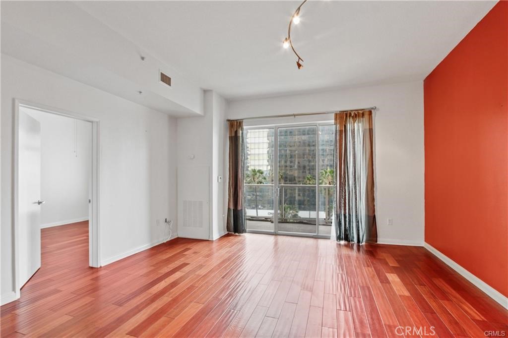 Downtown (DT) - Residential Lease