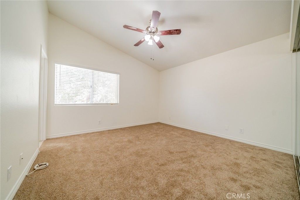 listing image 130725353982353544550
