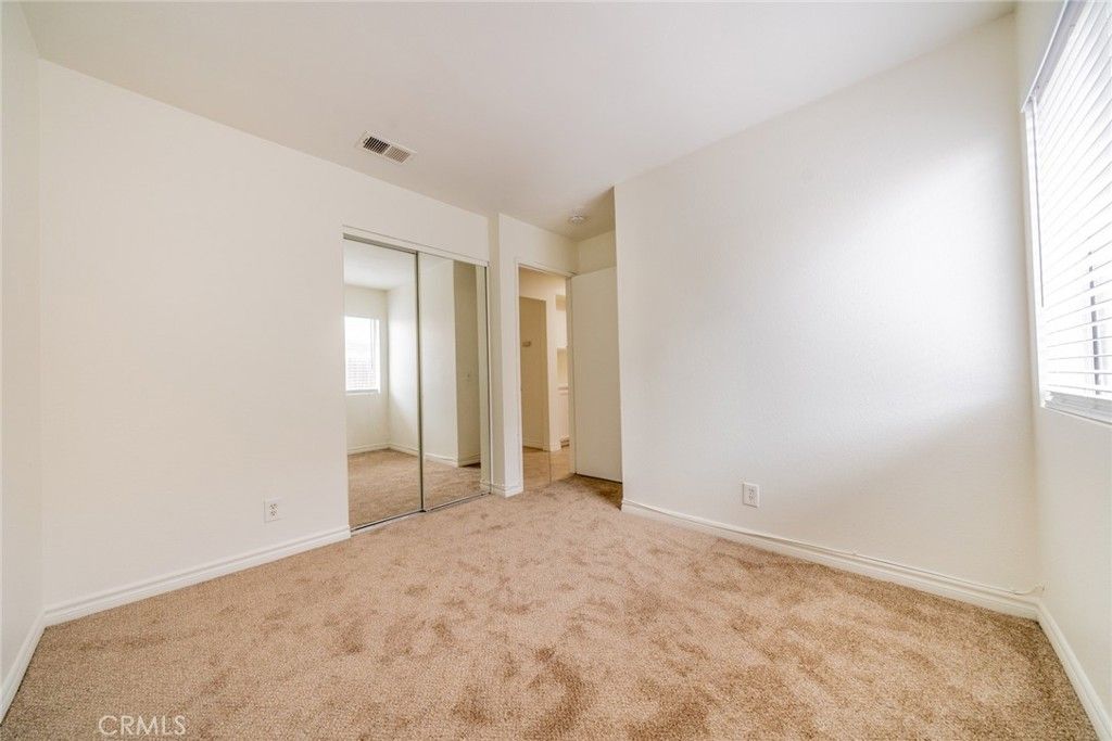 listing image 130720913975076486788