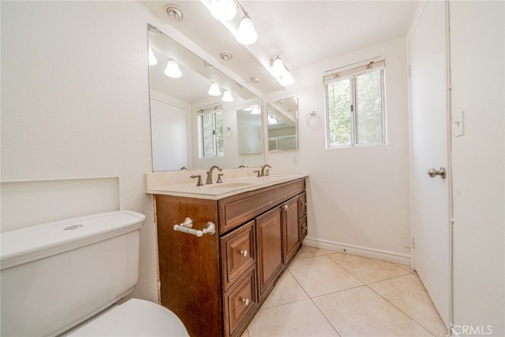 listing image 130729713895844290046