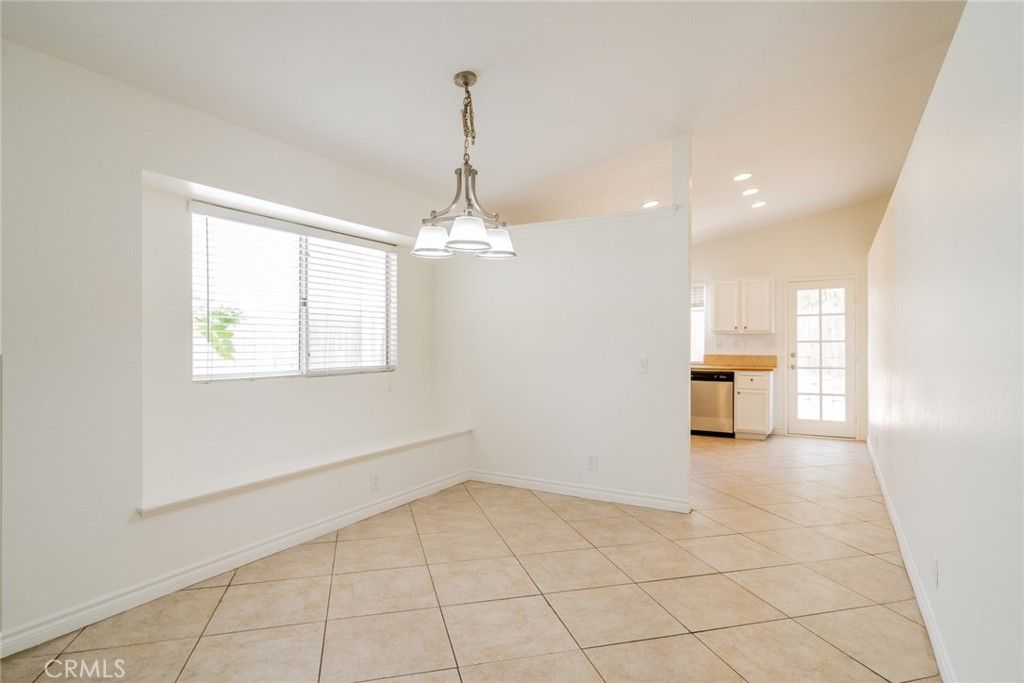 listing image 130721968935978213083
