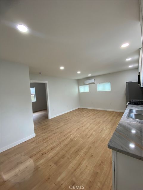 2059 San Anseline Long Beach CA 90815