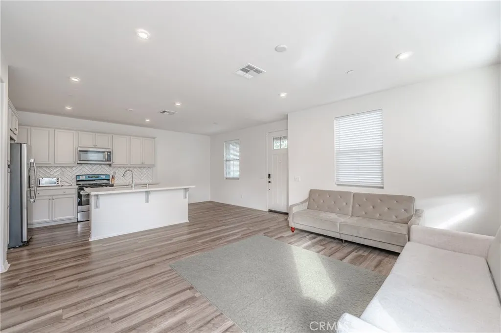 Rancho Mission Viejo, California 92694, United States, 3 Bedrooms Bedrooms, ,3 BathroomsBathrooms,Residential,Active,3271