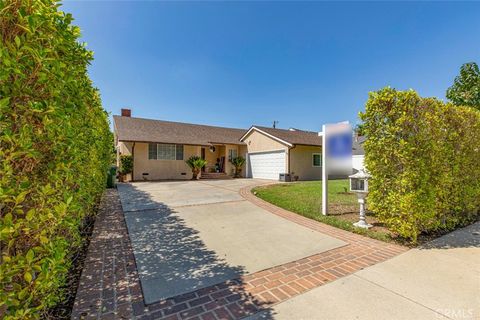 A home in Mission Hills (San Fernando)