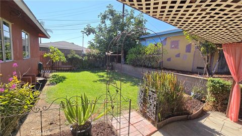 A home in La Mirada