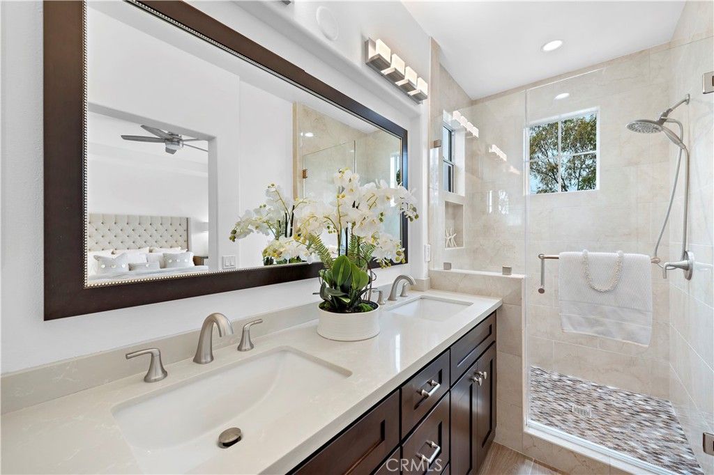listing image 130720633496499662082