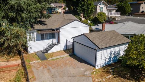 A home in La Crescenta