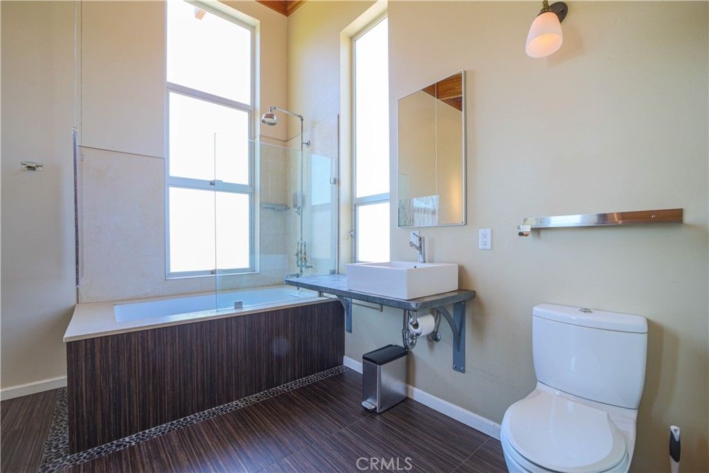 listing image 130729202706244493985