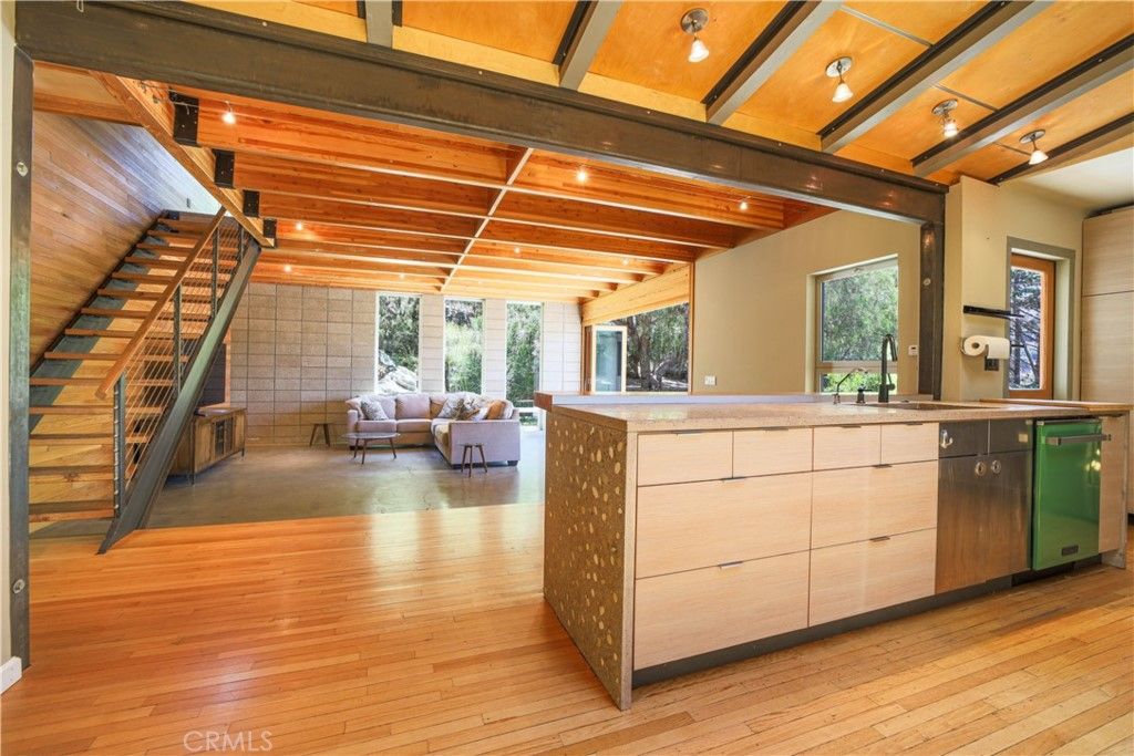 listing image 130727202933442083247