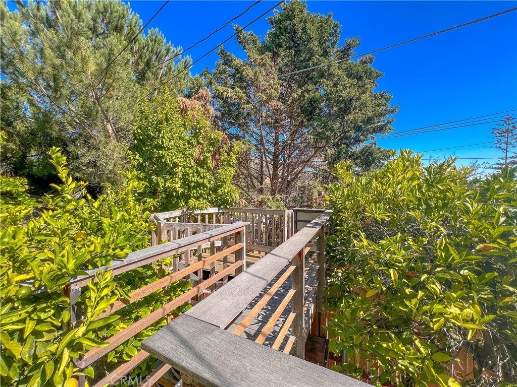 listing image 130725801077774600317