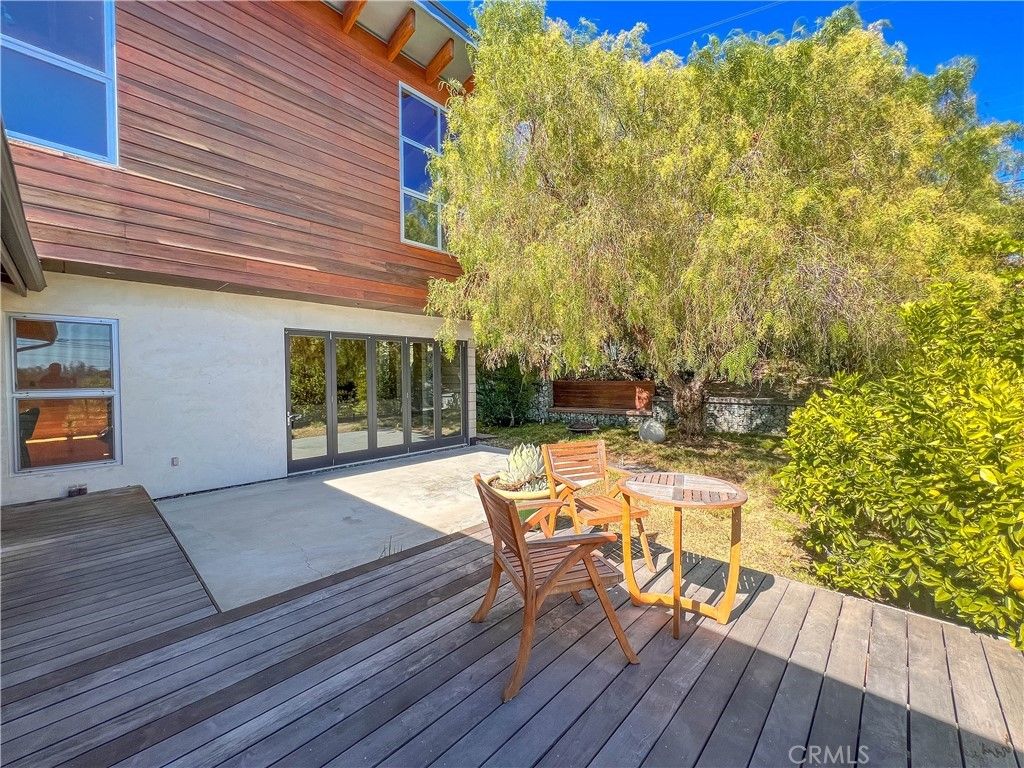 listing image 130726636543362791478