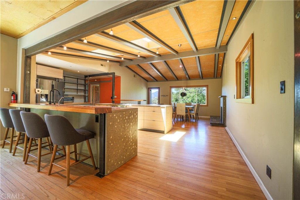 listing image 130726773735701451887