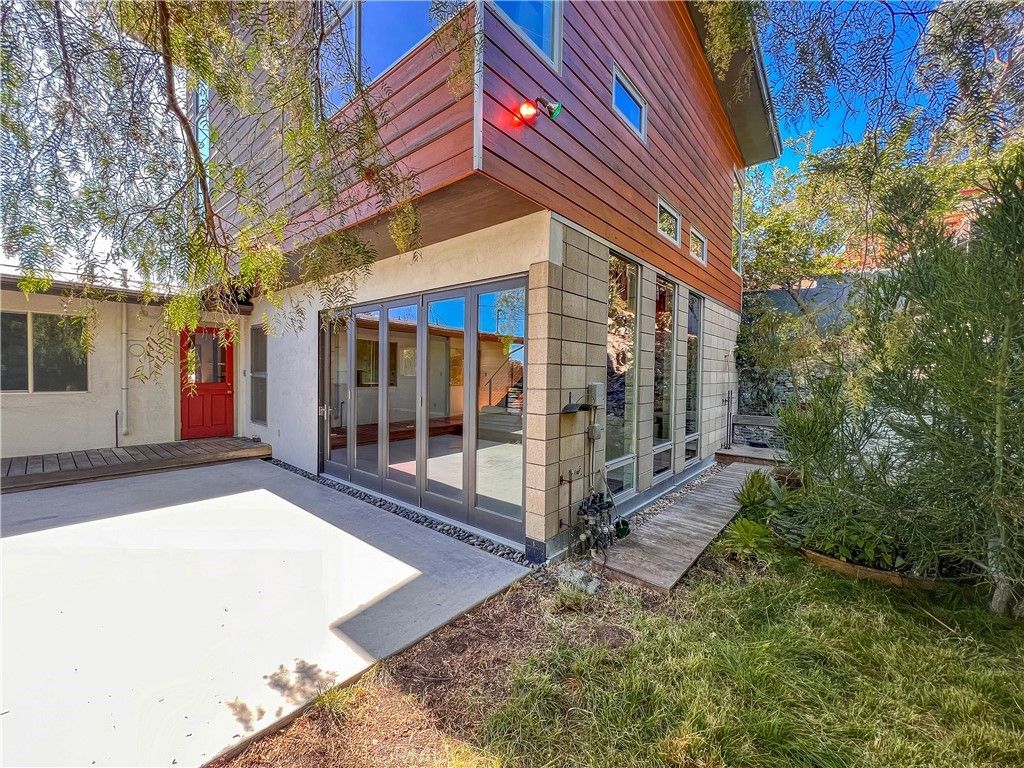 listing image 130722738607543233834