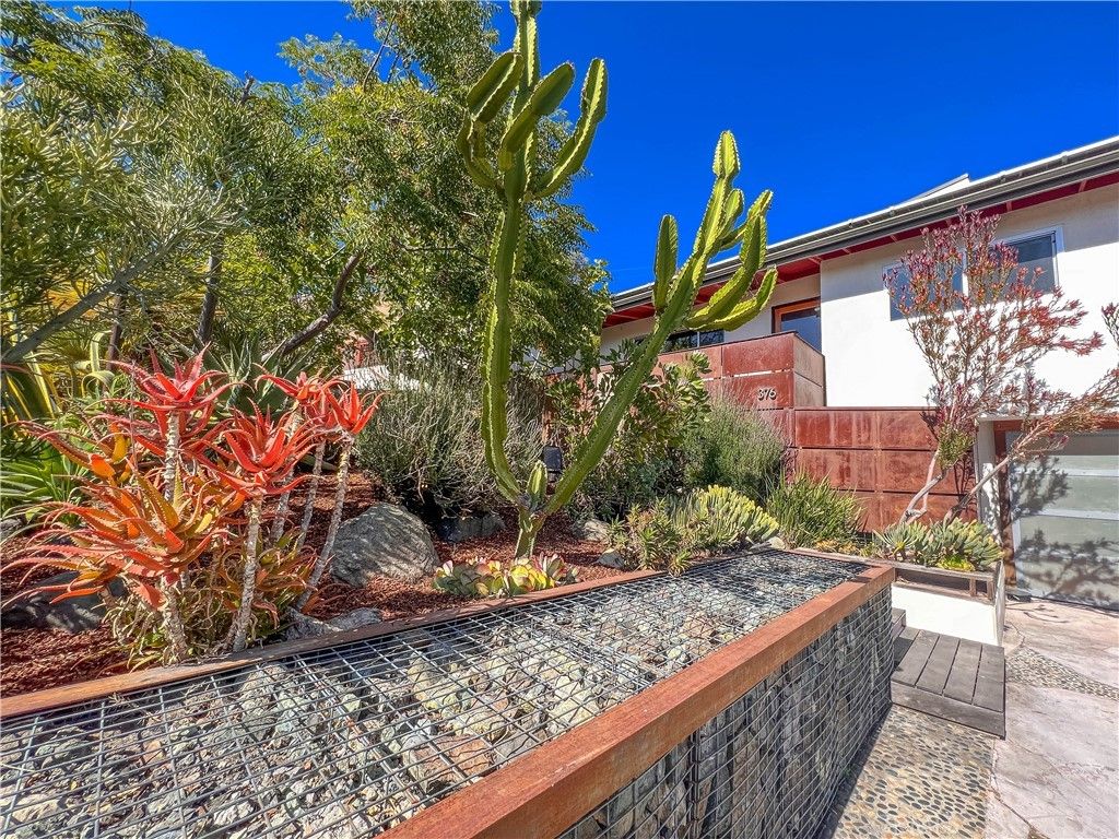 listing image 130721419893421727997