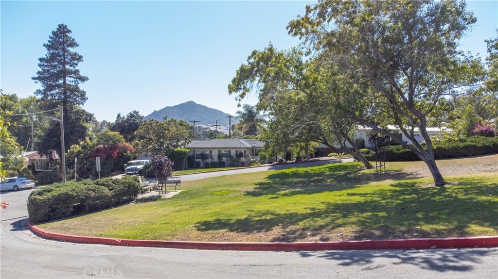 listing image 130727460553741585203