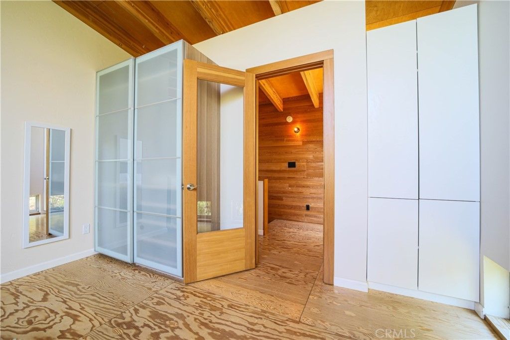 listing image 130720502491803729378