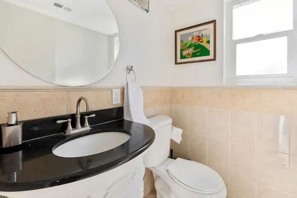 listing image 130729251368141467455
