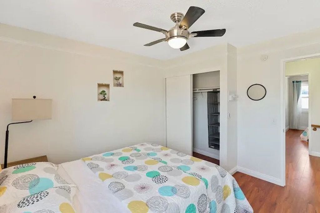 listing image 130728468942997733202