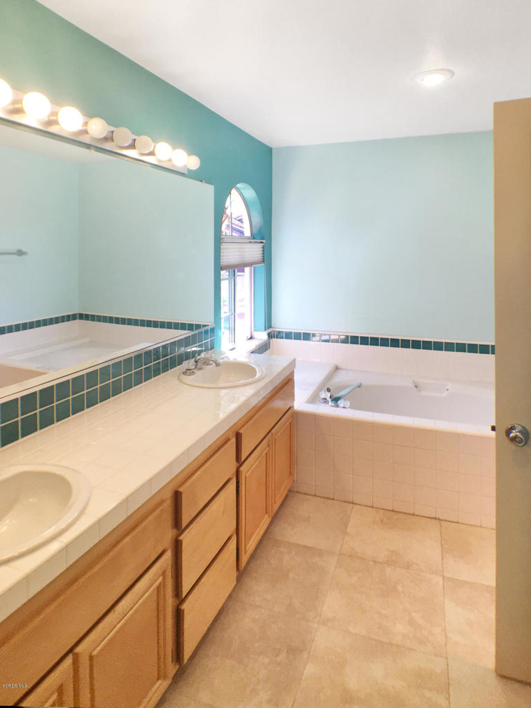 Village Homes/Rancho Conejo-360 - Residential Lease