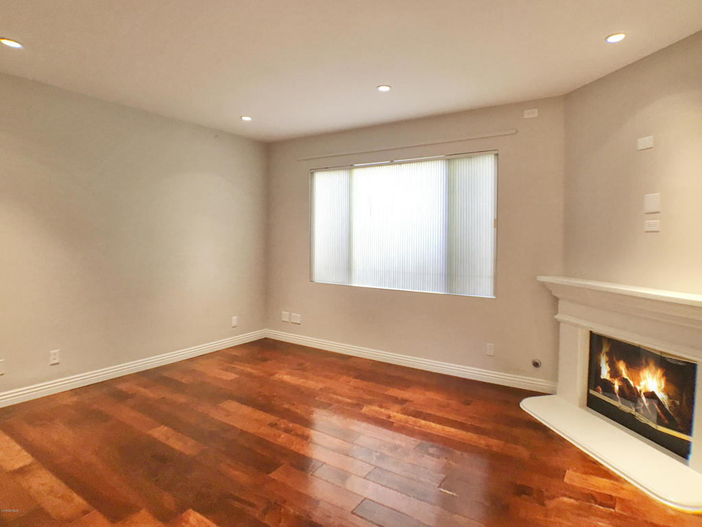 Village Homes/Rancho Conejo-360 - Residential Lease