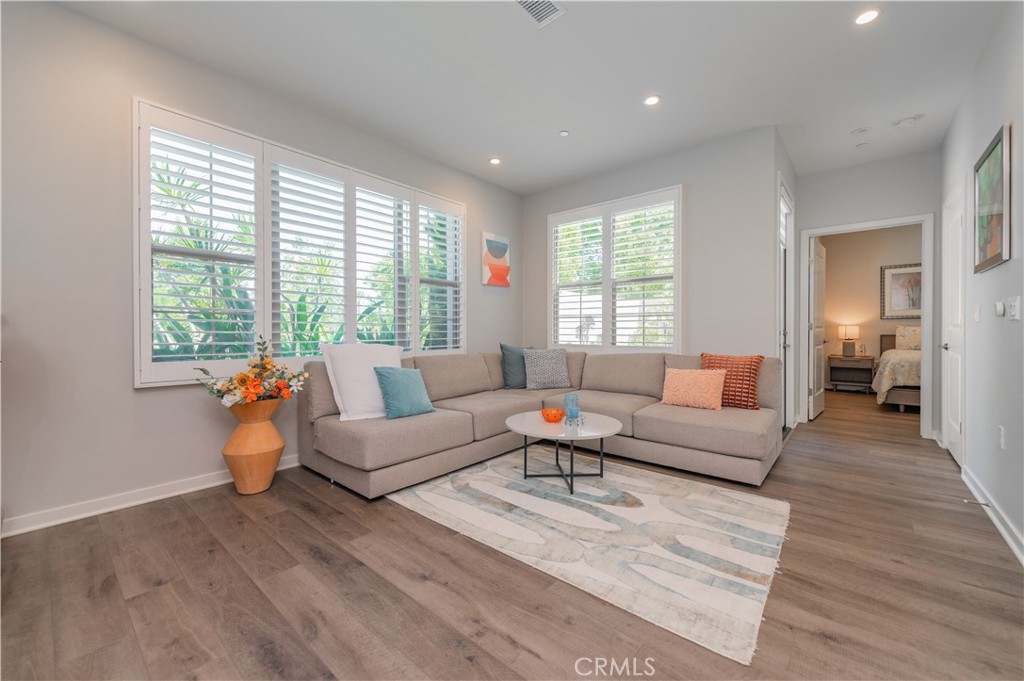 View Irvine, CA 92618 condo