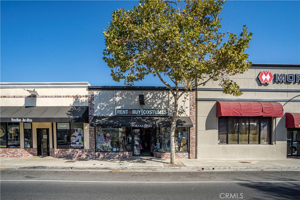 Centrally located on Huntington Drive. Business disctrict of downtown Arcadia. Walking distance to Metro Gold Line.