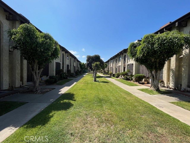 Photo 7 of 9 of 1301 S Greenwood Avenue 3 condo