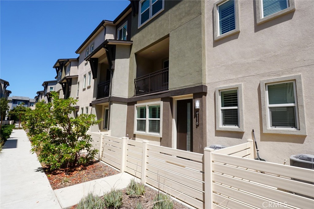Photo 3 of 25 of 9118 Hudson Lane townhome