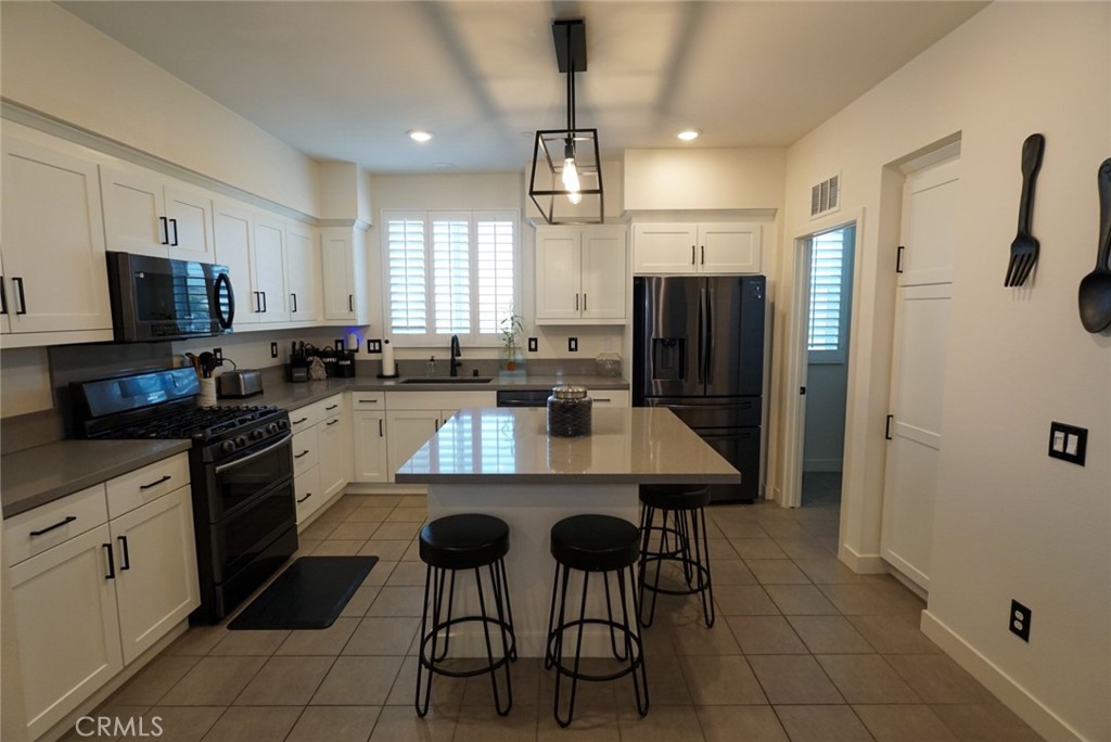 Photo 9 of 25 of 9118 Hudson Lane townhome