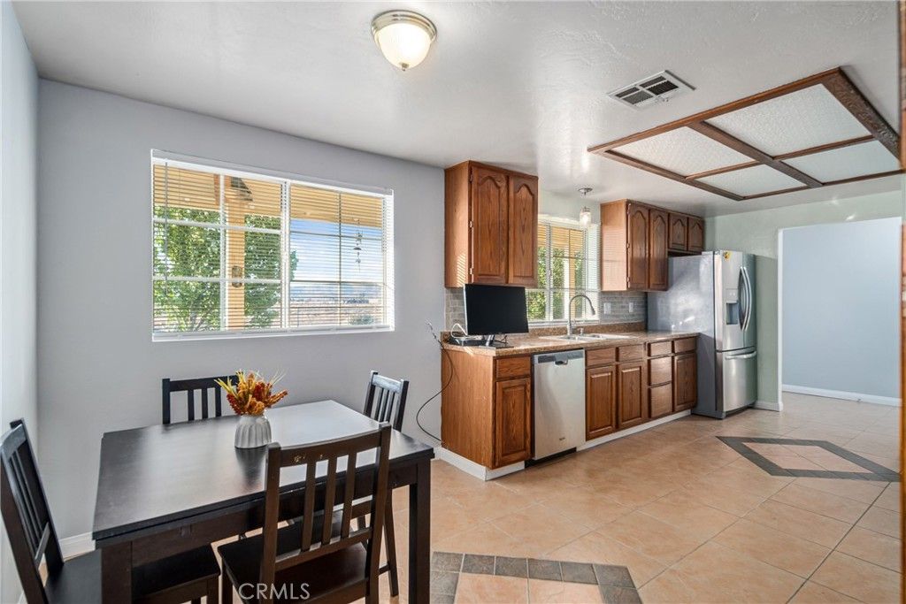 listing image 130726777231389918689