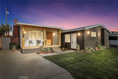 2902 Ladoga Avenue Long Beach CA 90815