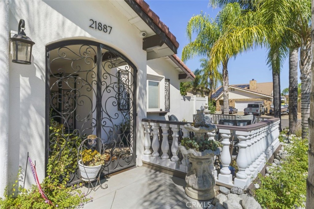 21887 Strawberry Lane