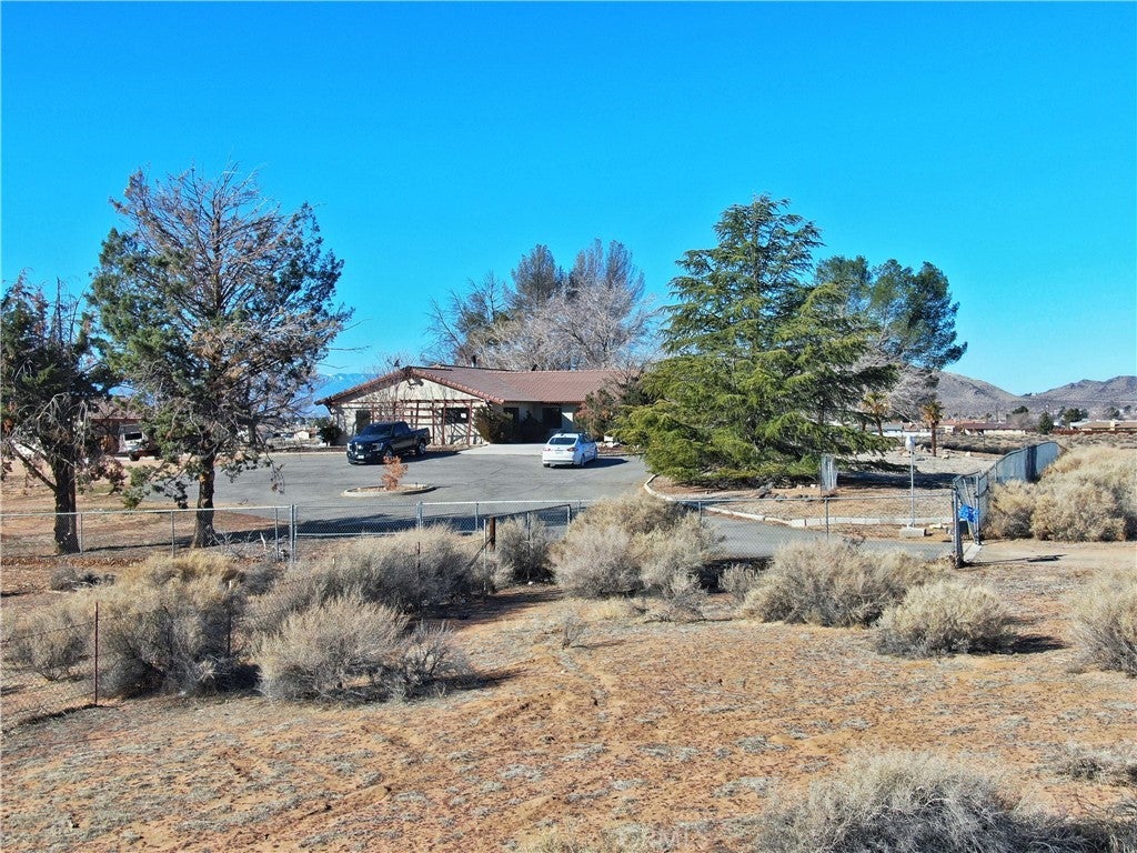 22149 Waalew Rd, Apple Valley, CA 92307