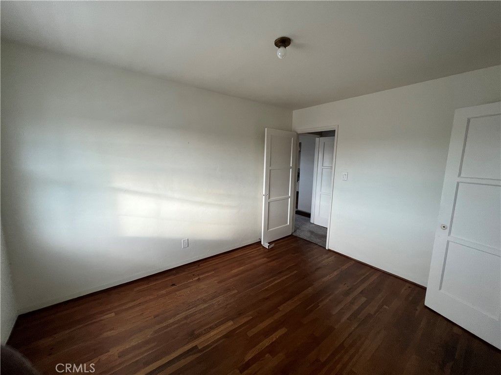 listing image 130725683021223977583