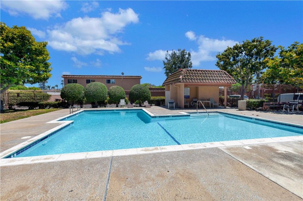 listing image 130728729030028751229