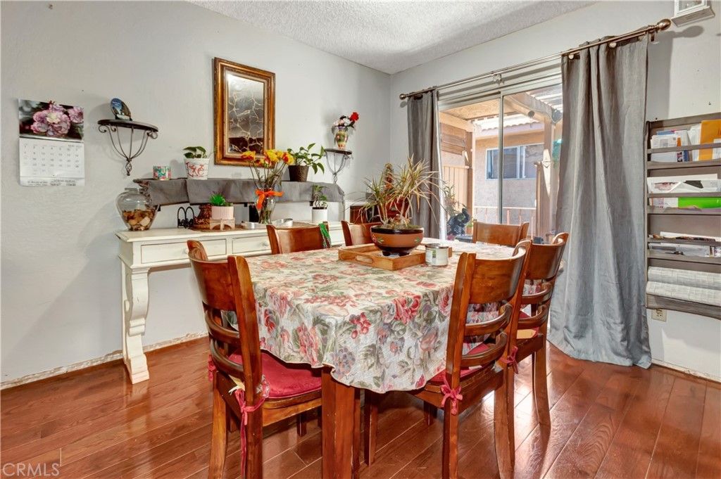 listing image 130722344873806477038