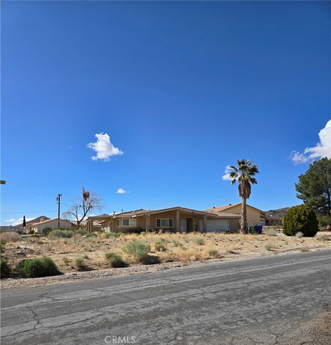 16420 Malahat Road Apple Valley CA 92307