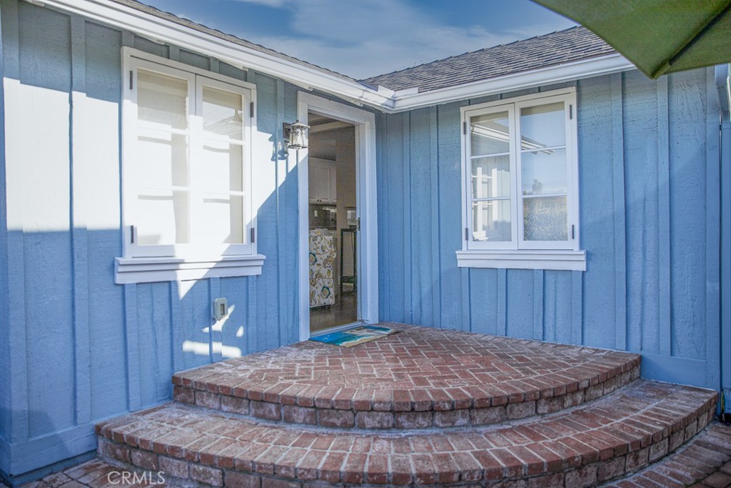 1086 Glenneyre Street