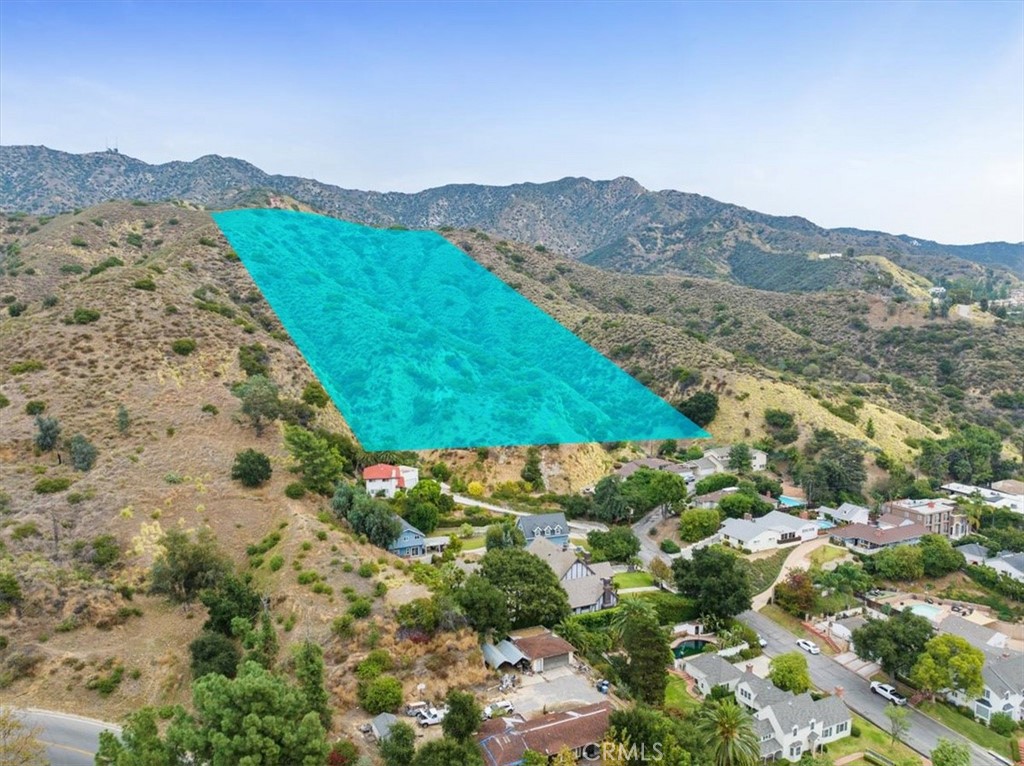 The property is 15.14 acres of land ready to be developed. The land is located in pristine Sunset Canyon right next to the Sunset Canyon Country Club. The process for design/architectural approval is currently underway with the City of Burbank. Only minutes away from historic Burbank Castle and other manor homes, this location is a truly unique opportunity for a developer to build an iconic home in the hills of Burbank.
The property is only a short drive from downtown Burbank’s chic restaurants, hip stores, and located in the heart of scenic hiking trails. It is also next to one of the best neighborhoods and school districts in Burbank. The City of Burbank is an icon in the entertainment industry with many celebrities and entertainment industry executives living in these neighborhoods.