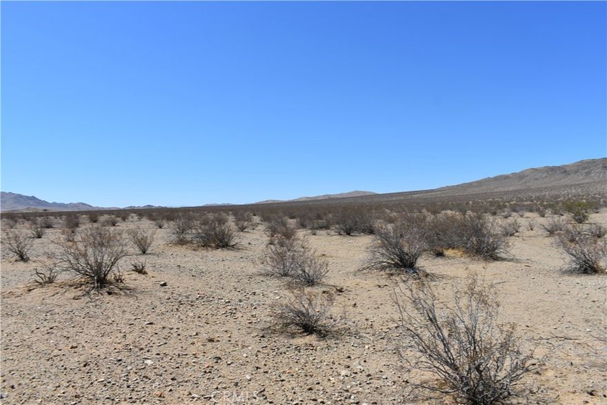 Sun, sand and sky this is a desert lovers dream!