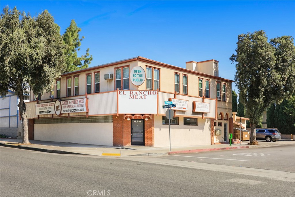Seize the opportunity to lease a spacious 4,500 square foot commercial corner space on Santa Anita Ave, a busy thoroughfare in Arcadia. This prime location boasts high foot traffic and is surrounded by residential neighborhoods, schools, parks, and diverse businesses, ensuring excellent customer visibility. The owner is willing to consider renovations to tailor the space to the tenant's specific needs. Please note that this is a mixed-use building, and only the first-floor retail space is available for lease.