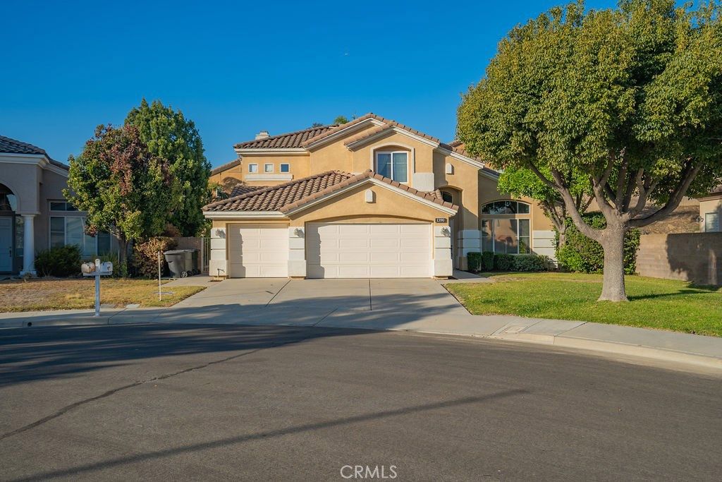 listing image 130724327397166491906