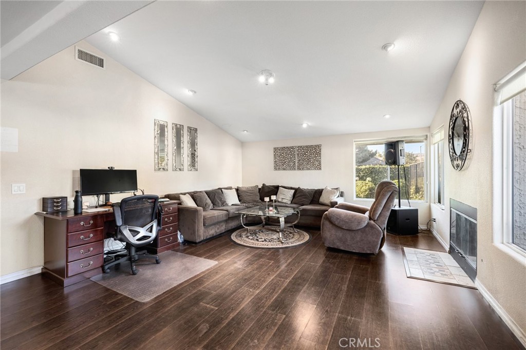 Photo 5 of 25 of 5646 E Los Angeles Avenue townhome