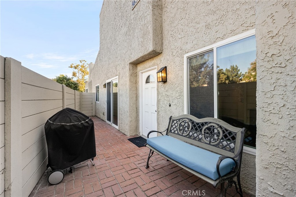 Photo 2 of 25 of 5646 E Los Angeles Avenue townhome